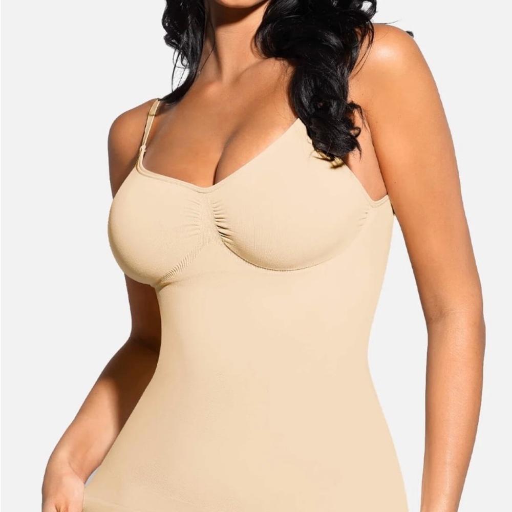 Luxurious Cream Shapewear for Women - Picture 3 of 3